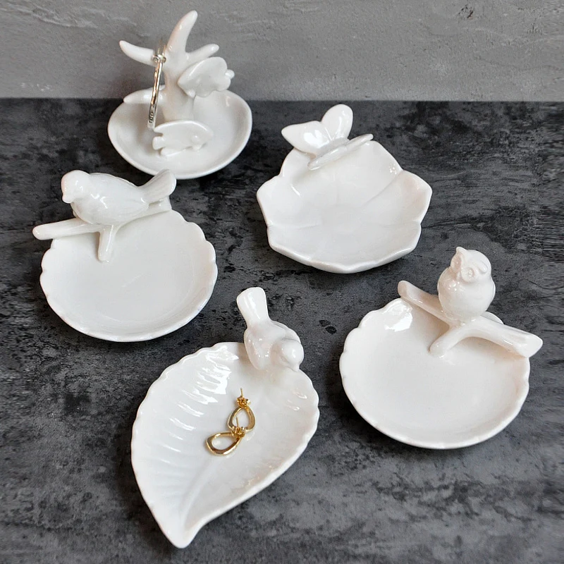 Подставка для ювелирных изделий однотонный белый лоток закусок с птицей