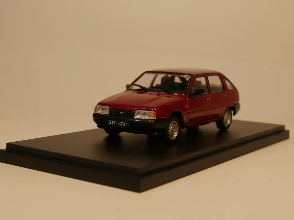 Ist модель 1:43 IZ 2126 бутик сплава автомобиля игрушки для детей Детские игрушки модель оригинальная посылка