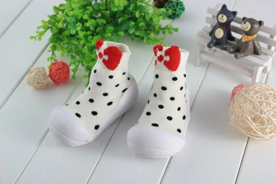 Детская обувь для малышей с мягкой подошвой на резиновой подошве; нескользящие носки для маленьких мальчиков и девочек; JRR200LYLL - Цвет: white