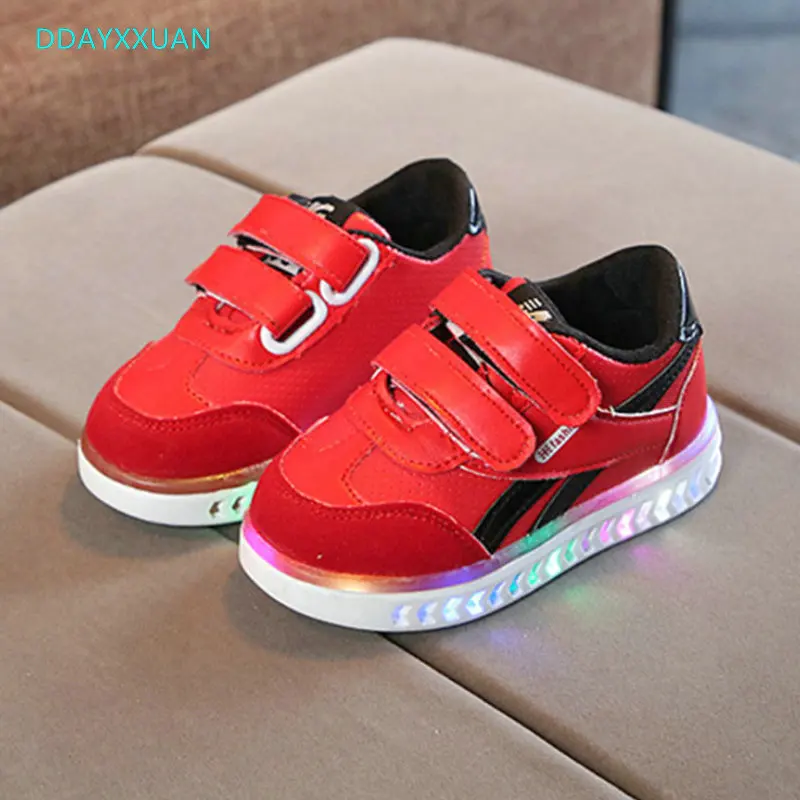 Детская обувь светодио дный подсветкой для маленьких девочек, спортивная обувь для мальчиков и девочек, новые осенние кроссовки с принтом