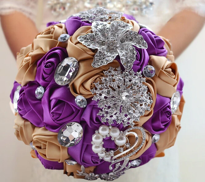 Bridal Accessories Silk Ribbons Pearls Bouquet Diamond Multicolor Gradient Simulation Roses Luxurous Wedding Bouquet - Цвет: Фиолетовый