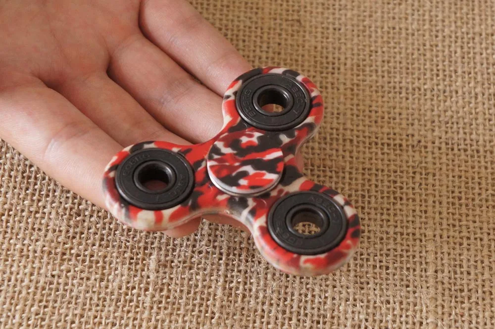 Tri-spinner Спиннер ручной палец камуфляжные игрушки Figet Spiner новая камуфляжная игрушка-Лидер продаж, спинер Спиннер для фокусов
