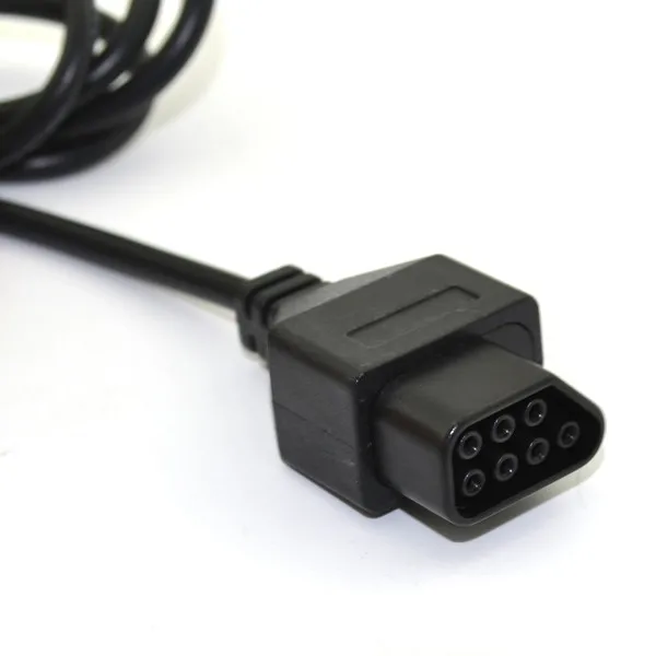 Для NES-101 консоли клон включает два контроллера и кабели EU или US plug без игрового картриджа