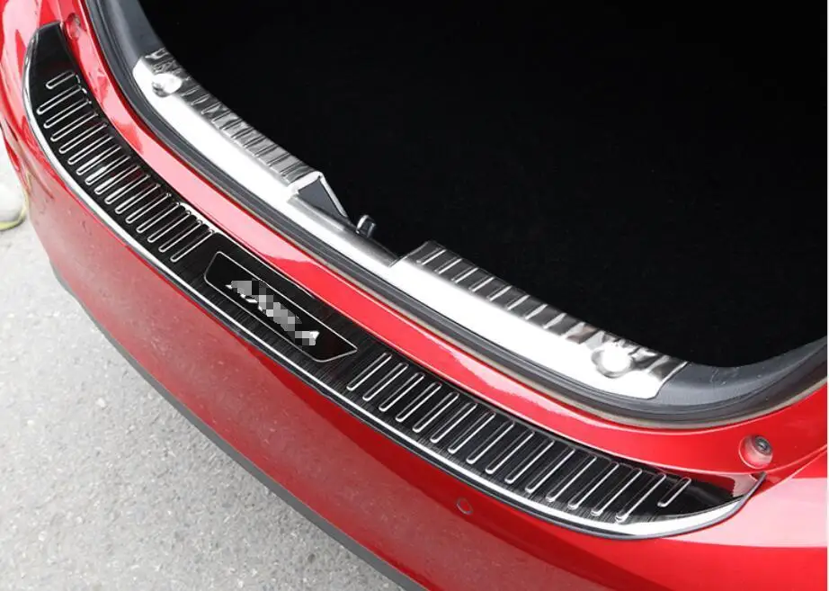 Для Mazda 3 AXELA- нержавеющая черная накладка на задний бампер