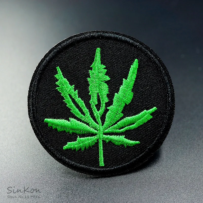 

Leaf (Size:6.0X6.0cm) DIY Badge Patch Embroidered Applique Sewing Patch Clothes Stickers Garment Apparel Accessories