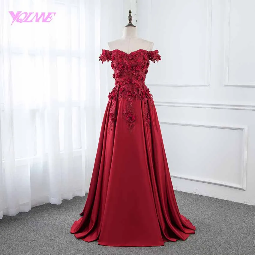 

YQLNNE Elegant Red Off the Shoulder Prom Dresses Long Formal Evening Gown Dress Satin Lace Flowers