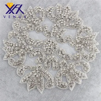 

XINFANGXIU Wholesale 30pieces/lot Handmade Flower Crystal Applique with Diamant and Hot Fix DIY Wedding Dress Bags Clothes