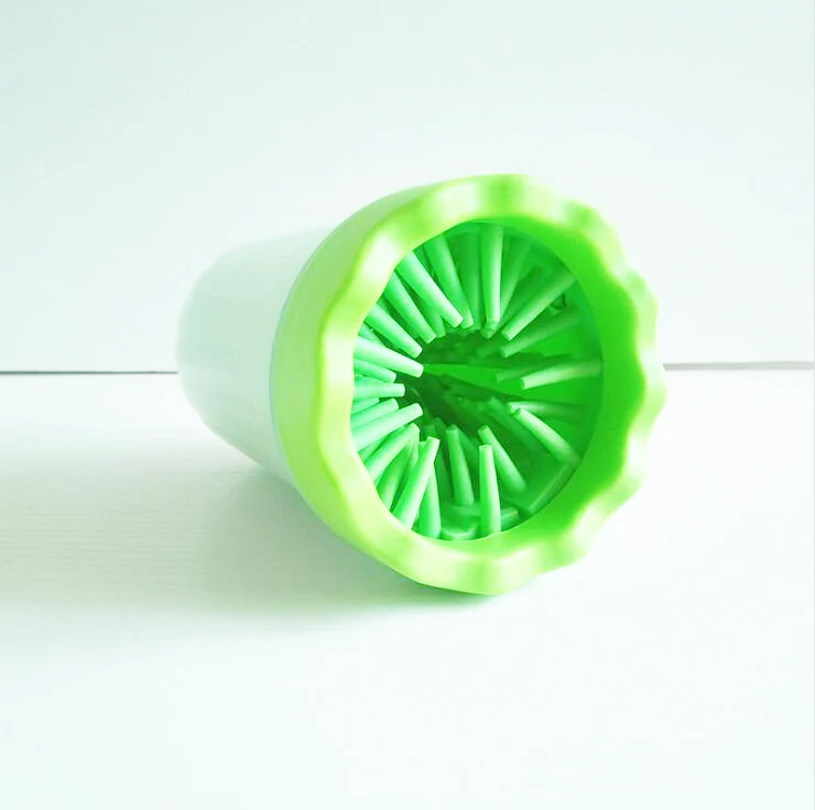 Портативная щетка для чистки чашек с мягкими силиконовыми щетинами для быстрого мытья грязных лап и ног - Цвет: Зеленый