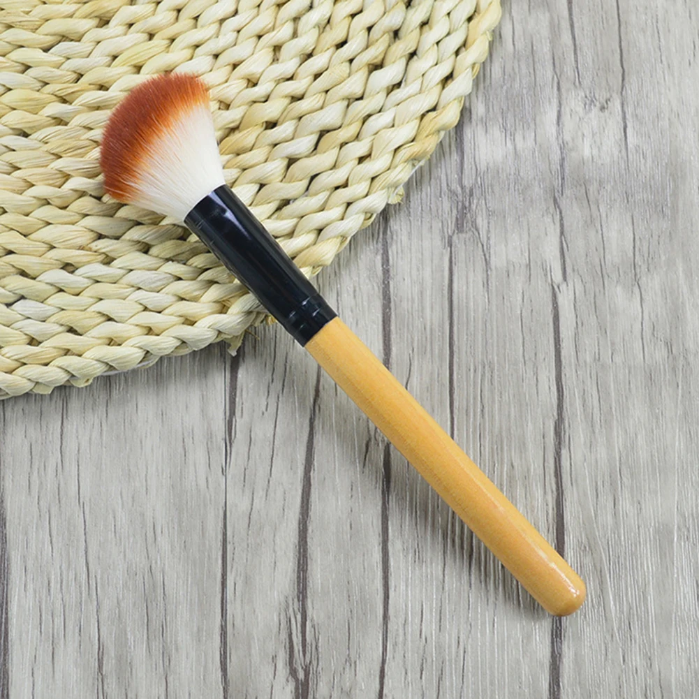 

1pcs Professional Powder Foundation Makeup Brush Tool Soft Face Make Up Blusher Wooden Brush