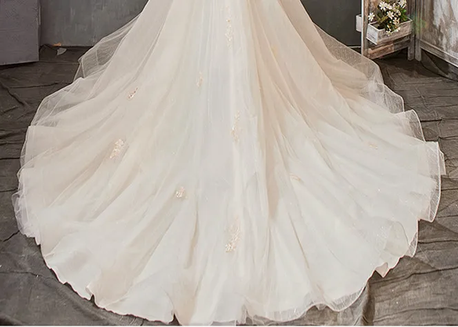 Это YiiYa свадебное платье с аппликацией в виде Бисер на тонких бретелях Поезд свадебное платье с жемчугом водонепроницаемые Мокасины на шнуровке вырез, свадебные платья G031