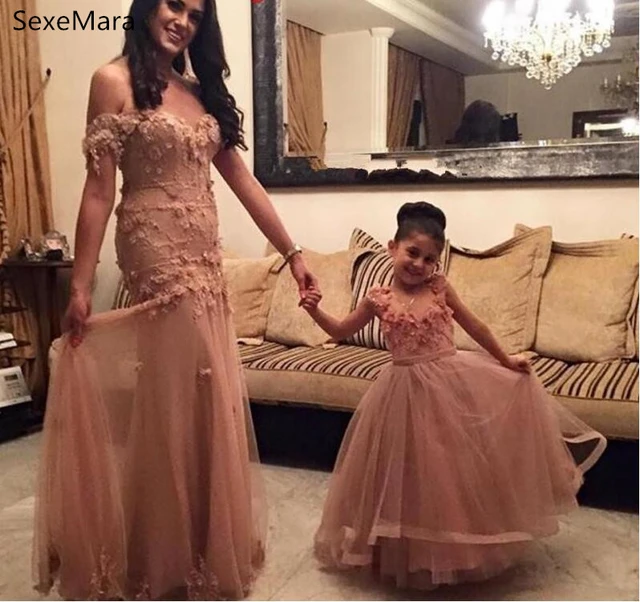 Pembe tül kız Pageant abiye bir çizgi Scoop ayak bileği uzunluğu anne ve kızı  elbise el yapımı çiçek kız doğum günü partisi elbise - AliExpress