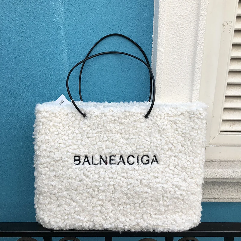 

6 Color Winter Lambswool Large Capacity Casual Totes Cross Section and Vertical Section Casual Fashion Plush Letter Shoulder Bag