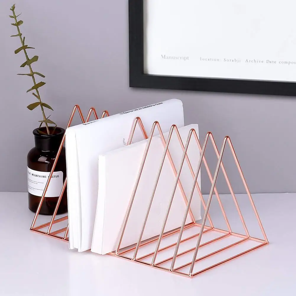 Простой железный художественный Настольный треугольный стеллаж для хранения для домашнего офиса