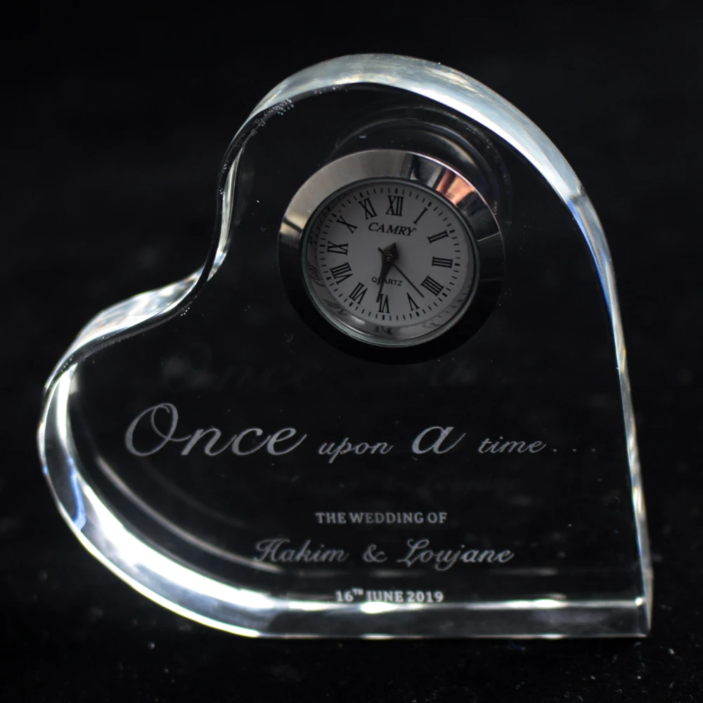 

Free Custom Engraving Meaningfull Unique 80mm Crystal Heart Shape Table Clock Wedding Anniversary Party Favor Gifts for Guest