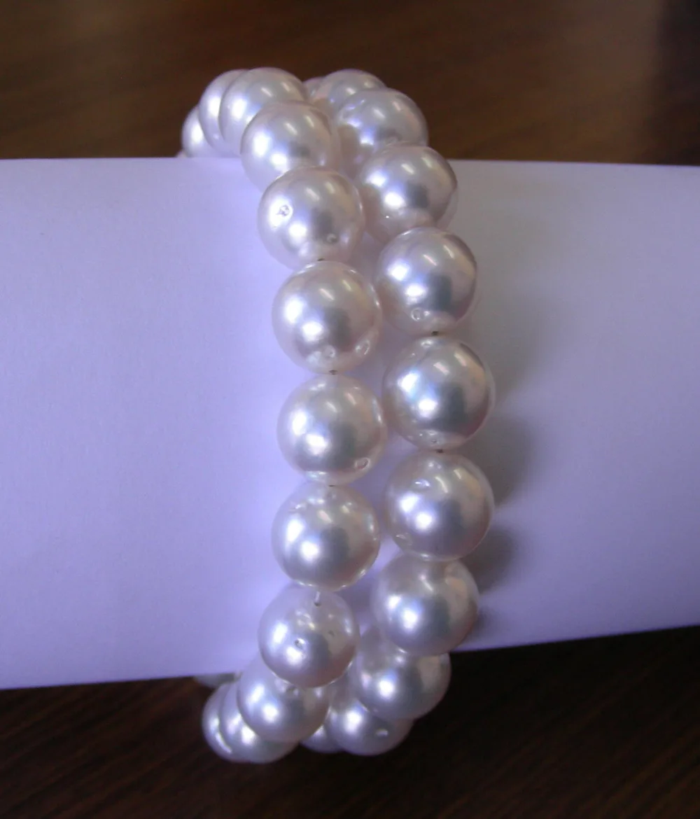 

0439 WHITE SOUTH SEA PEARL BRACELET UNTREATED