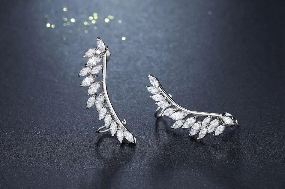 UE0267_06