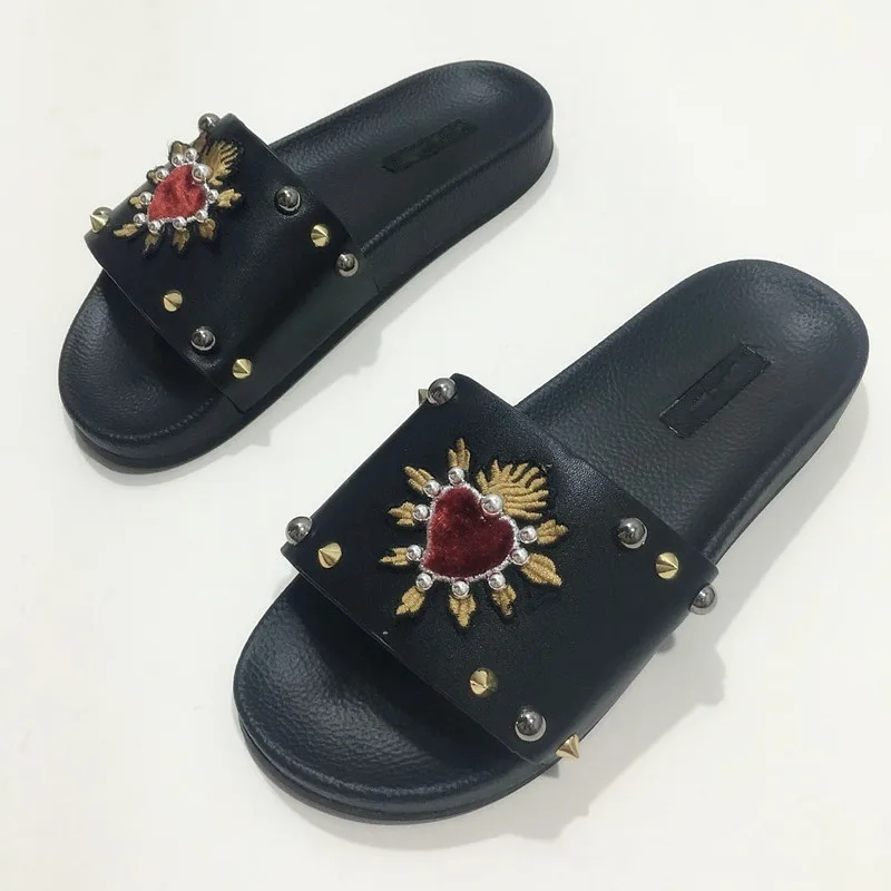 

Hot Summer Slippers Shoes Woman Leather Embroider Rivets Slides Design Woman Cozy Flats Outside Vacation Slippers Female Slides