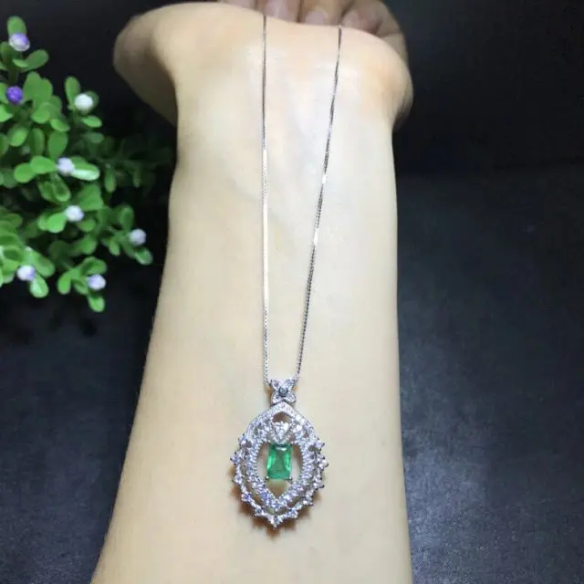 

Qi Xuan_Fashion Jewelry_Colombian Green Stone Fashion Necklaces_S925 Solid Silver Pendant Necklaces_Factory Directly Sales