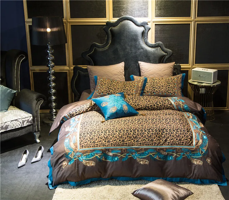 Buy Luxurious 80S Cotton Exquisite Leopard Bedding Set