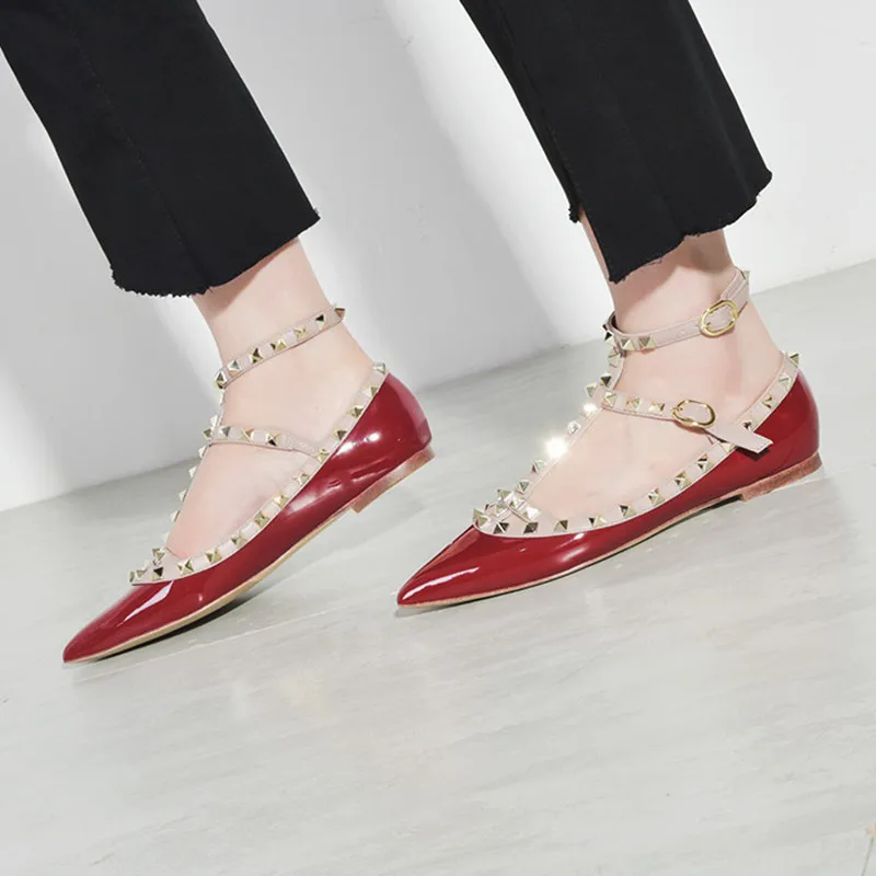 

Women Shoes Rivets Flats Pointed Toe Gladiator Loafers Shoes Women Straps Sandals Zapatos Mujer Patent Leather Casual Shoes Lady