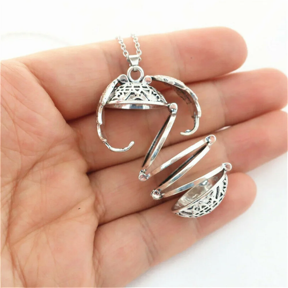 

4 Slot Fold Expanding Photo Locket Necklace Pendant Angel Wings Gift Decoration