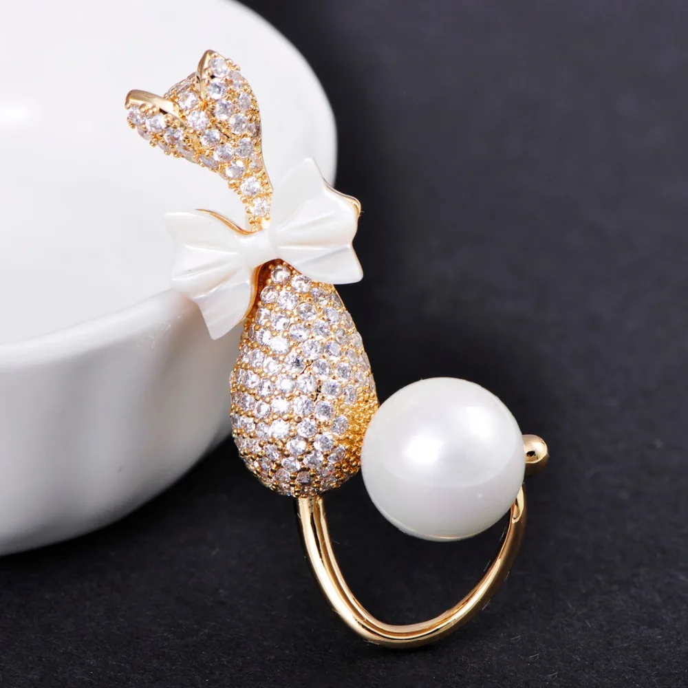 Blucome Exquisite Cat Brooch Cubic Zircon Animal Jewelry Women Girls Sweater Collar Pins Banquet Gathering Accessories Presents