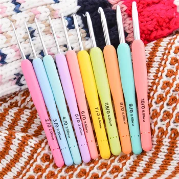 

10pcs Kit 10 Sizes 2-6mm Crochet Hooks,Comfort Ergonomic Grip TPR Soft Rubber Handle Aluminum Knitting Needles