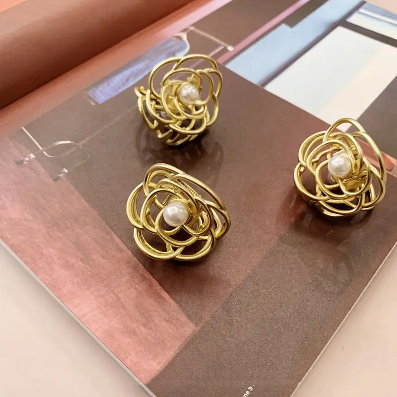 

2019 flower Elegant Luxury pearl Charm Hair Accessories Twinkling Hair Clip Vintage Frosted Hairpin Hairwear