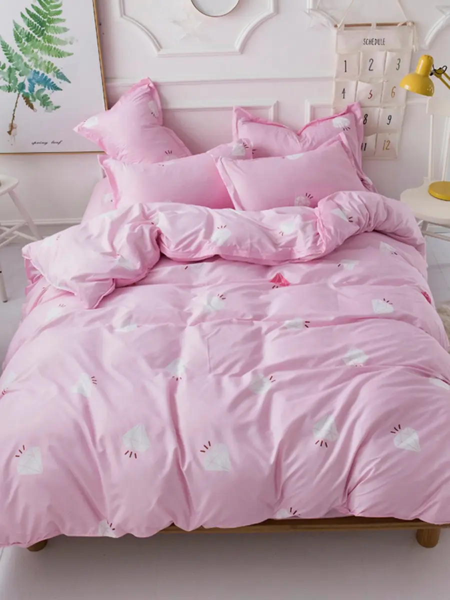 

4 Pcs Bedclothes Set Modern Sweet Voguish Cartoon Pattern Supple Bedding Set