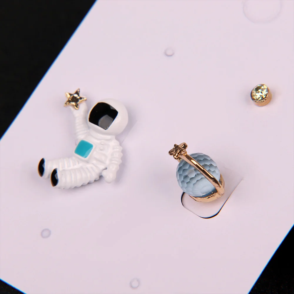 

3Pcs/set Asymmetric Earrings Lovely Mini Astronauts Universe Planet Stars Design Earrings Ear Stud Fashion Jewelry