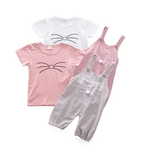 Милый комплект одежды для маленьких девочек, футболка с короткими рукавами и рисунком Топы+ штаны на бретелях комплекты из 2 предметов детская одежда повседневные костюмы для девочек