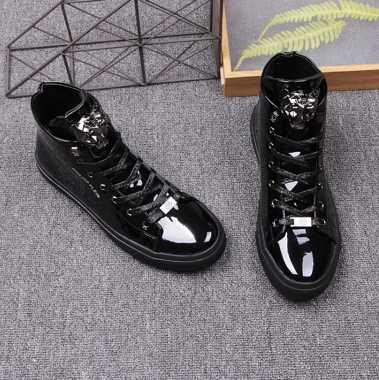 Удобные на шнуровке яркая поверхность кожи Для мужчин повседневная обувь модные кроссовки Для мужчин высокие ботильоны