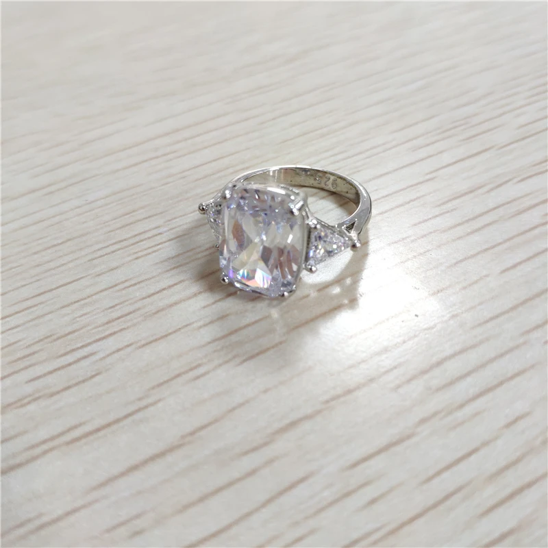 Wedding White Stone Ring Fashion Ring Triangle White Crystal Party Rings for Women Engaggement Jewelry Anillos Mujer O5T018