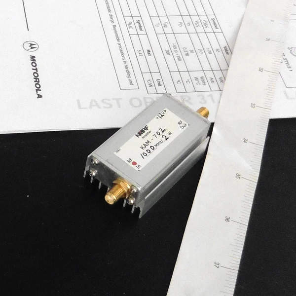 

800 to 1000MHz power amplifier, UHF broadband RF power amplifier 2W