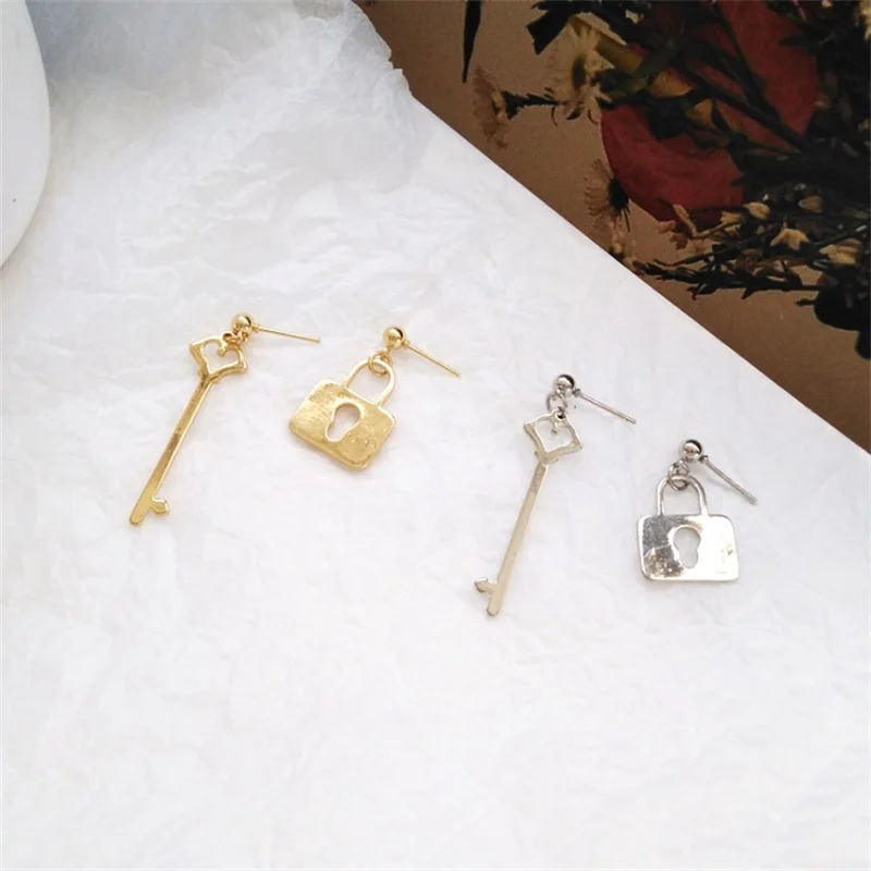 

2019 Fashion geometric heart earrings Korean personality gold silver Key lock asymmetric long dangle earrings for women jewelry
