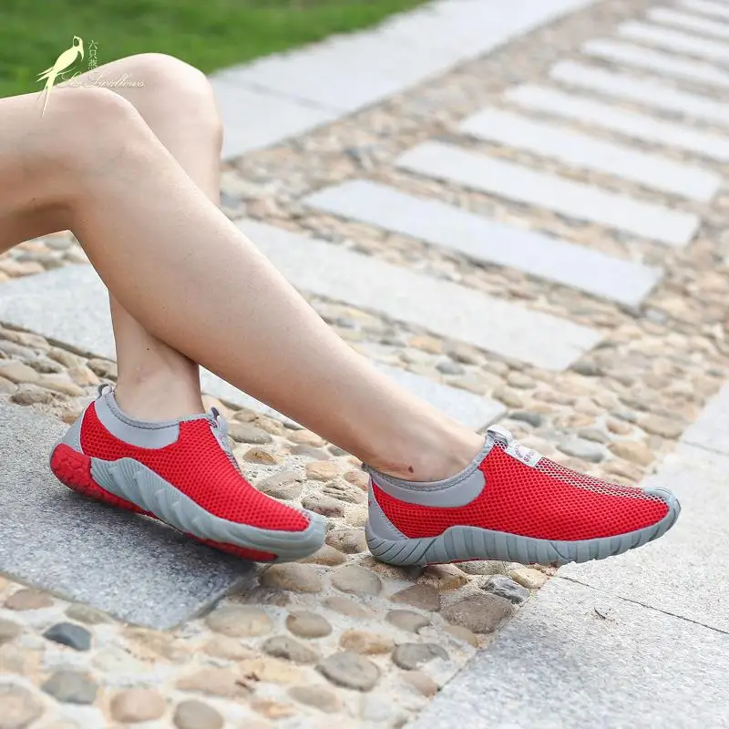 women sports shoes without laces