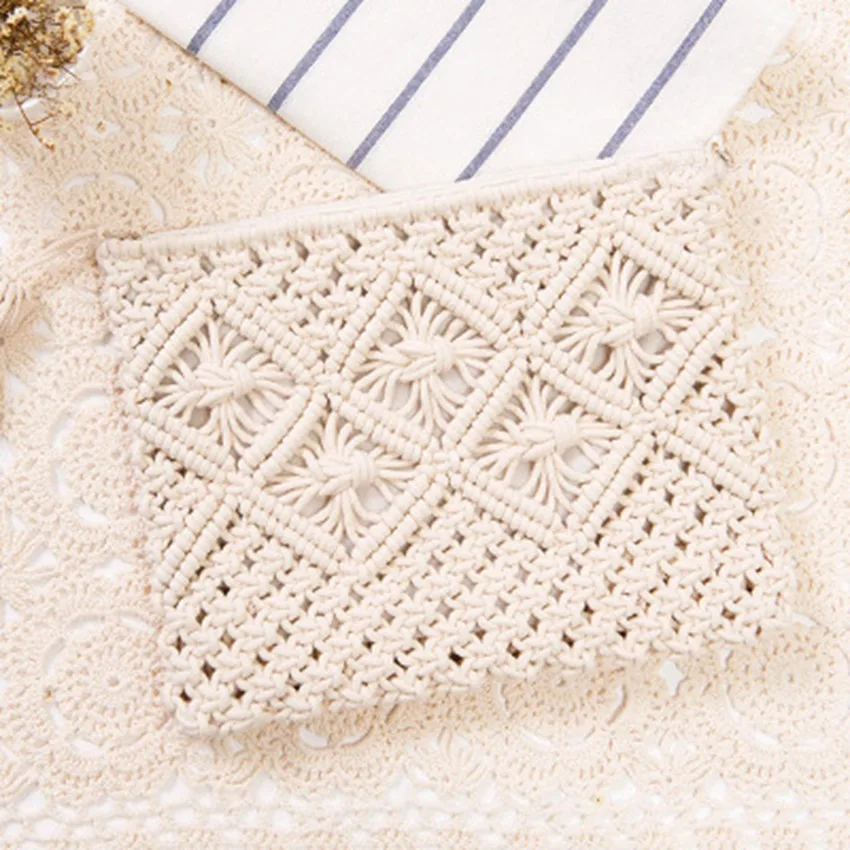 

National wind new simple fringed hand holding straw bag Retro hand woven bag summer holiday beach bag