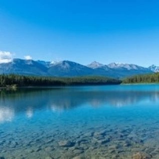 Patricia Lake with mountains in the background  Jasper National Park  Alberta  Canada Print by Panoramic Images