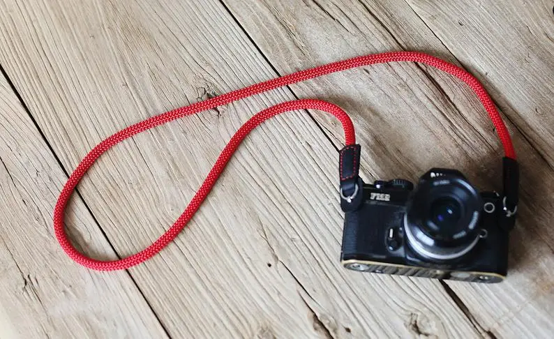 Крутой чистый красный скалолазание 8 мм черная кожа ручной работы камера ремешок на шею, через плечо и Windmup
