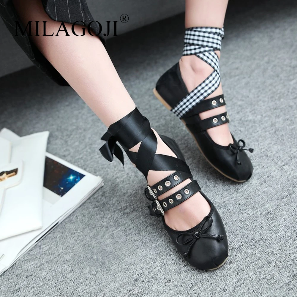 2018 модные с перекрестной шнуровкой Женская обувь бабочка-узел балетки осень