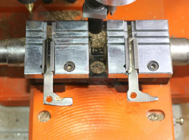 HU64 Key Machine Fixture Parts for Benz key cutting WENXING DEFU vertical key duplicating machines spare parts clamp