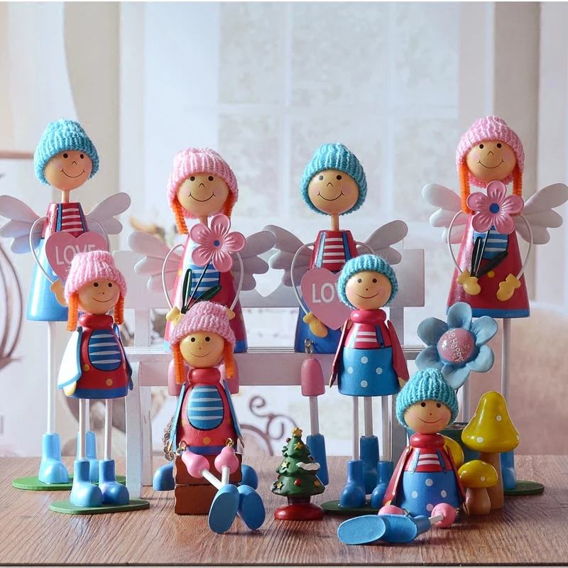 Koop 4 stks set Mooie Houten Opknoping Voeten Poppen Ornament Handgeschilderde Ambachten Home Decor Meubels Creatieve Huwelijkscadeau