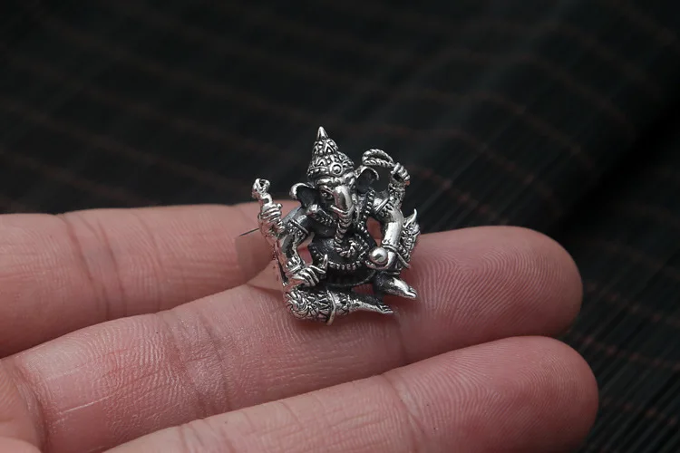 silver-ganesh-ring001b