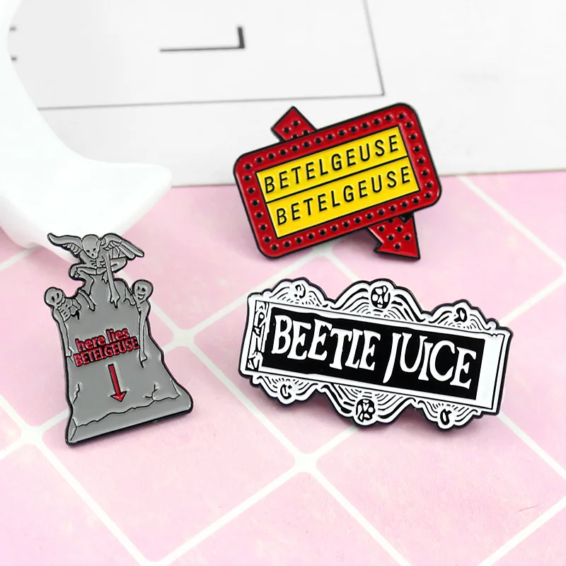 Эмалированная брошка BETELGEUSE BEETLE JUICE брошь в виде уличного билборда готическом
