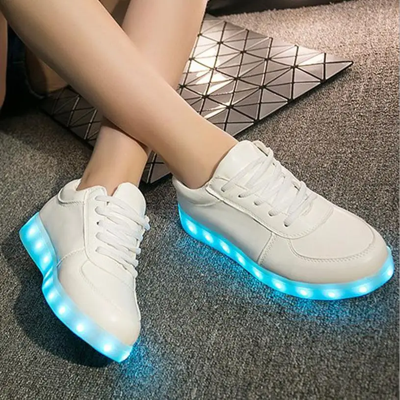 Европейские Размеры 27-43 USB зарядка для мальчиков и девочек светящиеся кроссовки с светильник подошвы Обувь со светодиодной подсветкой светильник со шнуровкой обувь, детская обувь - Цвет: Белый