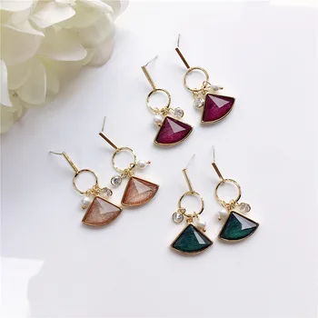 

8.9-9mm Green Purple Genuine Tahitian Pearl Leverback Earrings 14k Yellow Gold