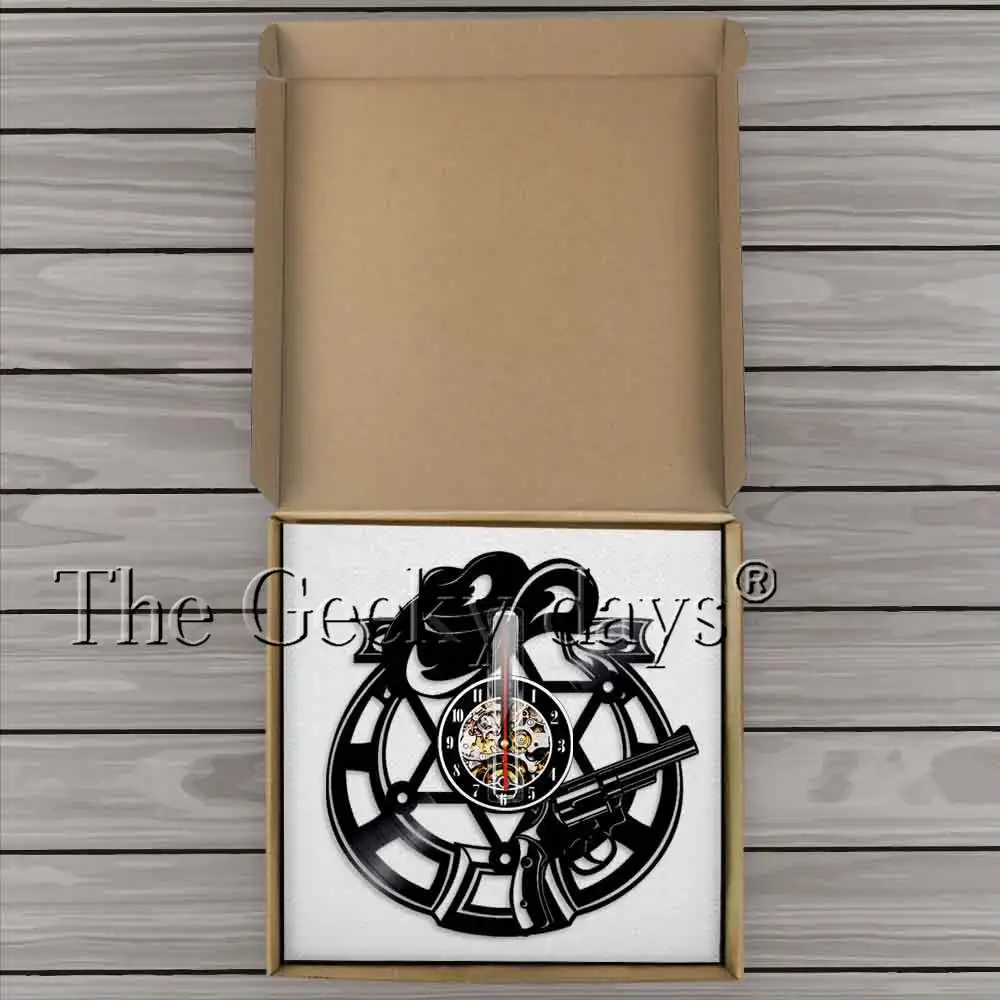 Cowboy Bandit Revolver Pistols Weapons Hat Western Home Decor Wall Clock Outlaw Cowboy Hat and Revolver Vinyl Record Wall Clock