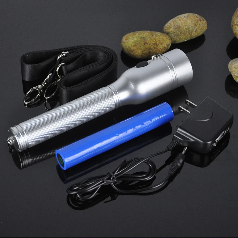 

BORUiT 7210 XPE LED Flashlight 3-Mode Torch IPX6 Waterproof Camping Hunting Portable Lantern by 18650 Battery