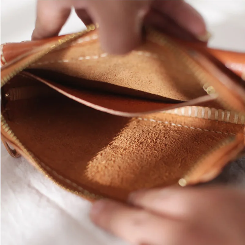 AETOO Leather-style handbag, women's mini stiletto bag, summer set-up one-shoulder bag, envelope dual-use retro small square bag