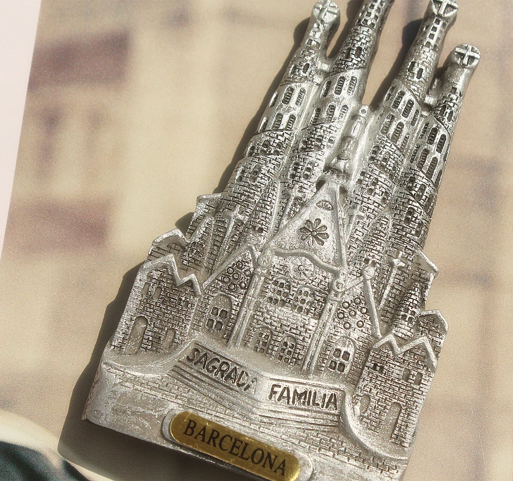 

Sagrada Familia, Barcelona Spain Tourist Travel Souvenir 3D Resin Decorative Fridge Magnet Craft Silver